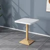 Tavolo quadrato - finitura bianca opaca con venature effetto legno.