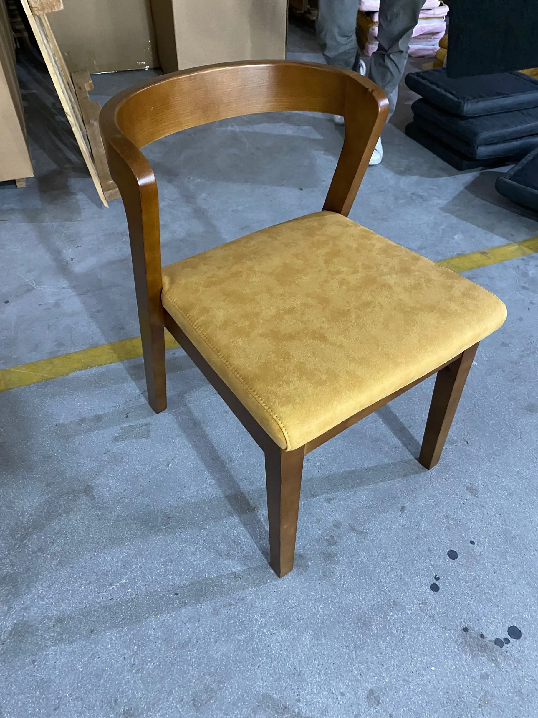 New Restaurant Furniture Set High Bar Chair and Table with Wood Stool for Bars and Bistros