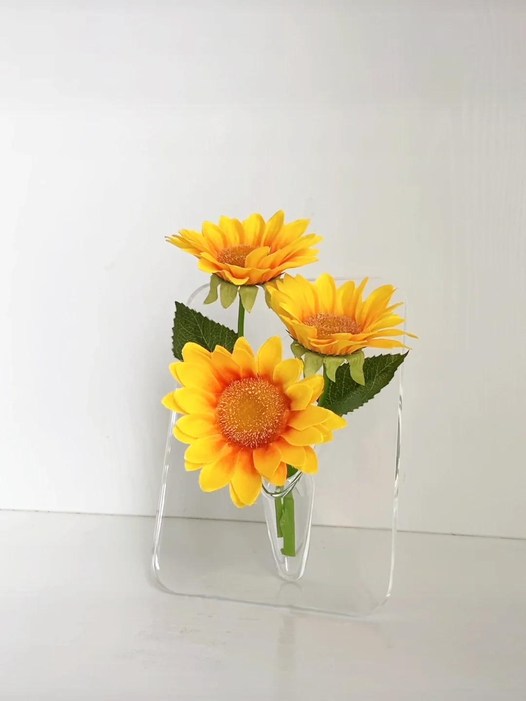 Home Decoration Plastic Flower Vase Acrylic Flower Vases Custom