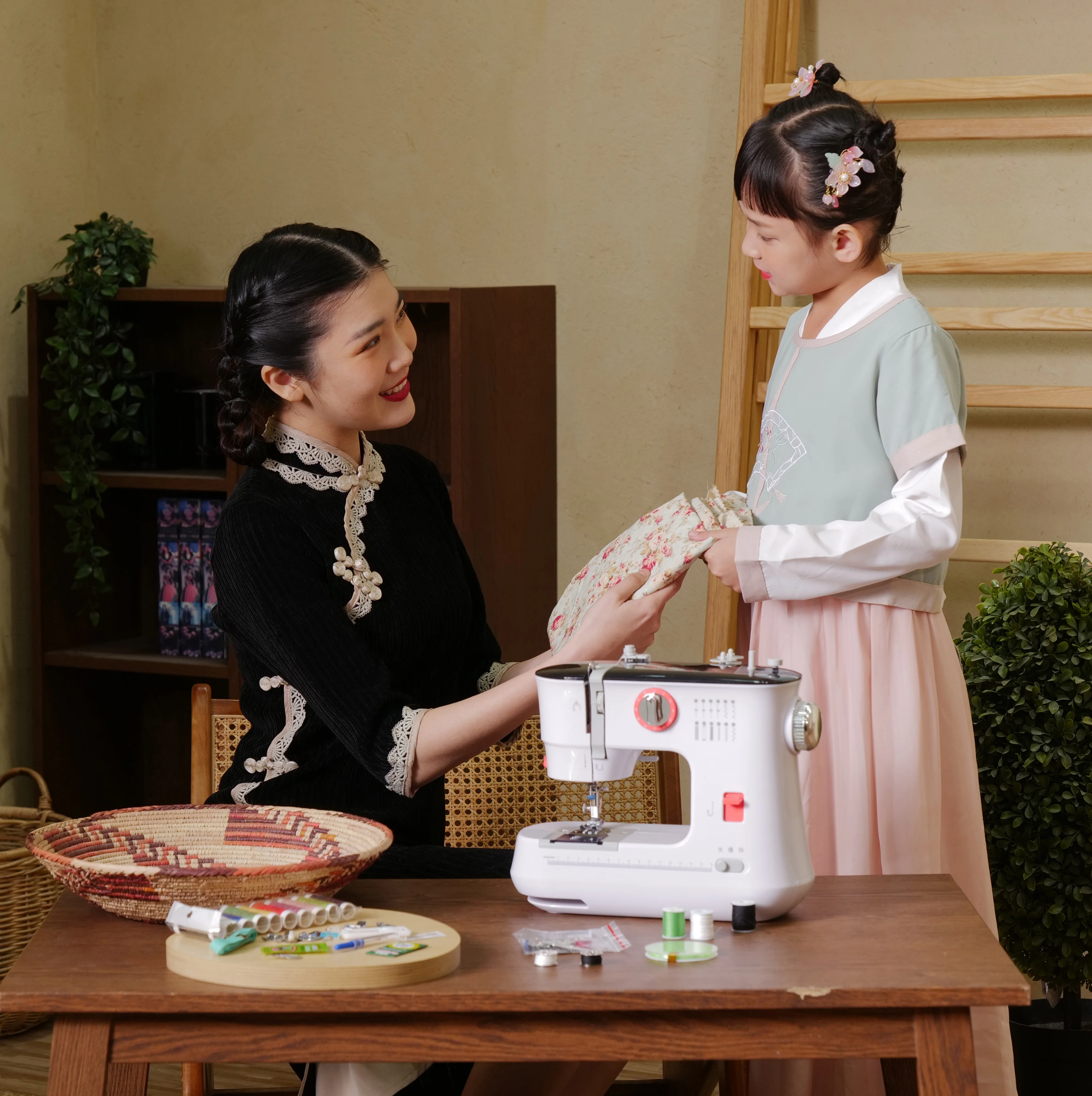 Piedino Per Orlo Arrotolato Per Macchina Da Cucire / Piedino Per, Piedino Macchi - Foto 10