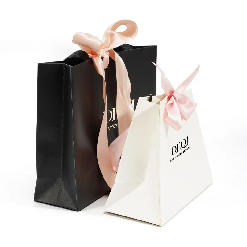 Oem пользовательский напечатанный логотип, роскошный Pr косметический макияж, товары для покупок, подарочная упаковка, бумажный мешок с ручкой для косметического магазина