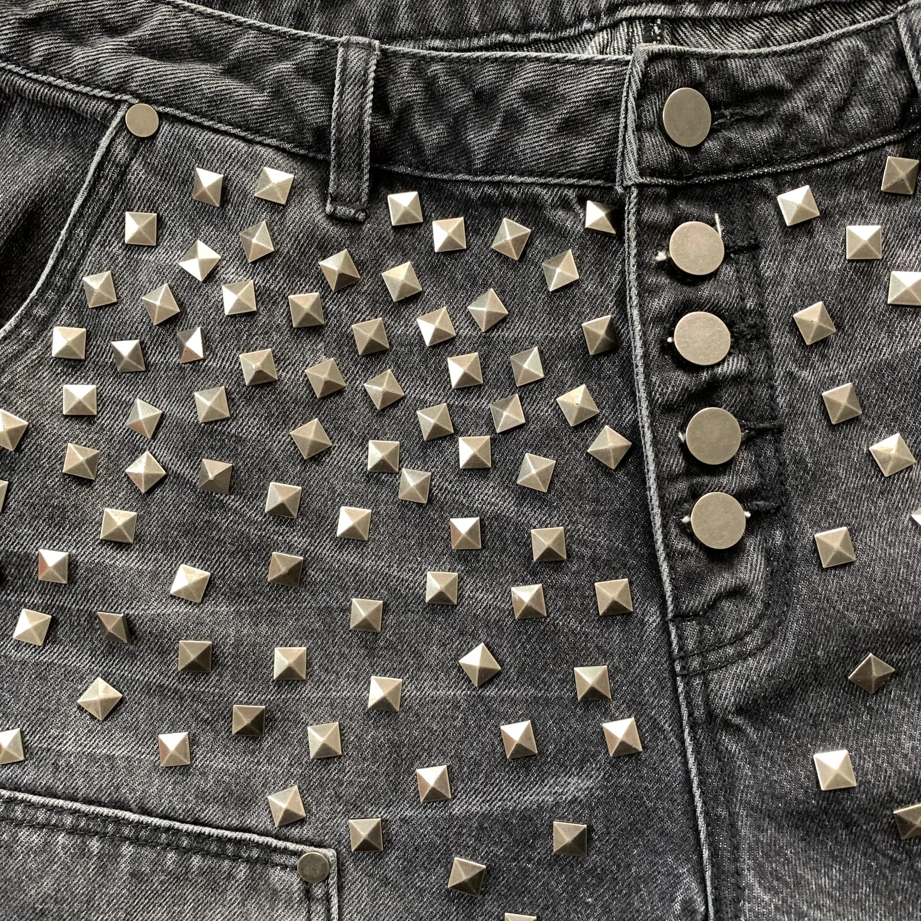 DENIMGUYS Multiple Metal Stud Decorate Distressed Jeans