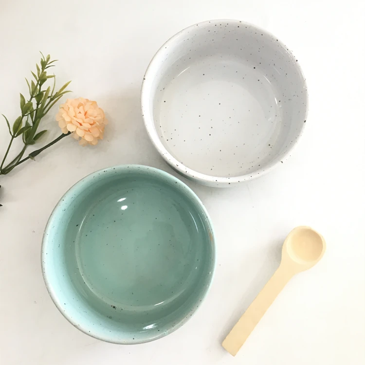 Two Tone Dot Decorative Custom Small Round Kitchen Serving Fresh Food Storage Cheap Ceramic Bowl with Plastic Lid
