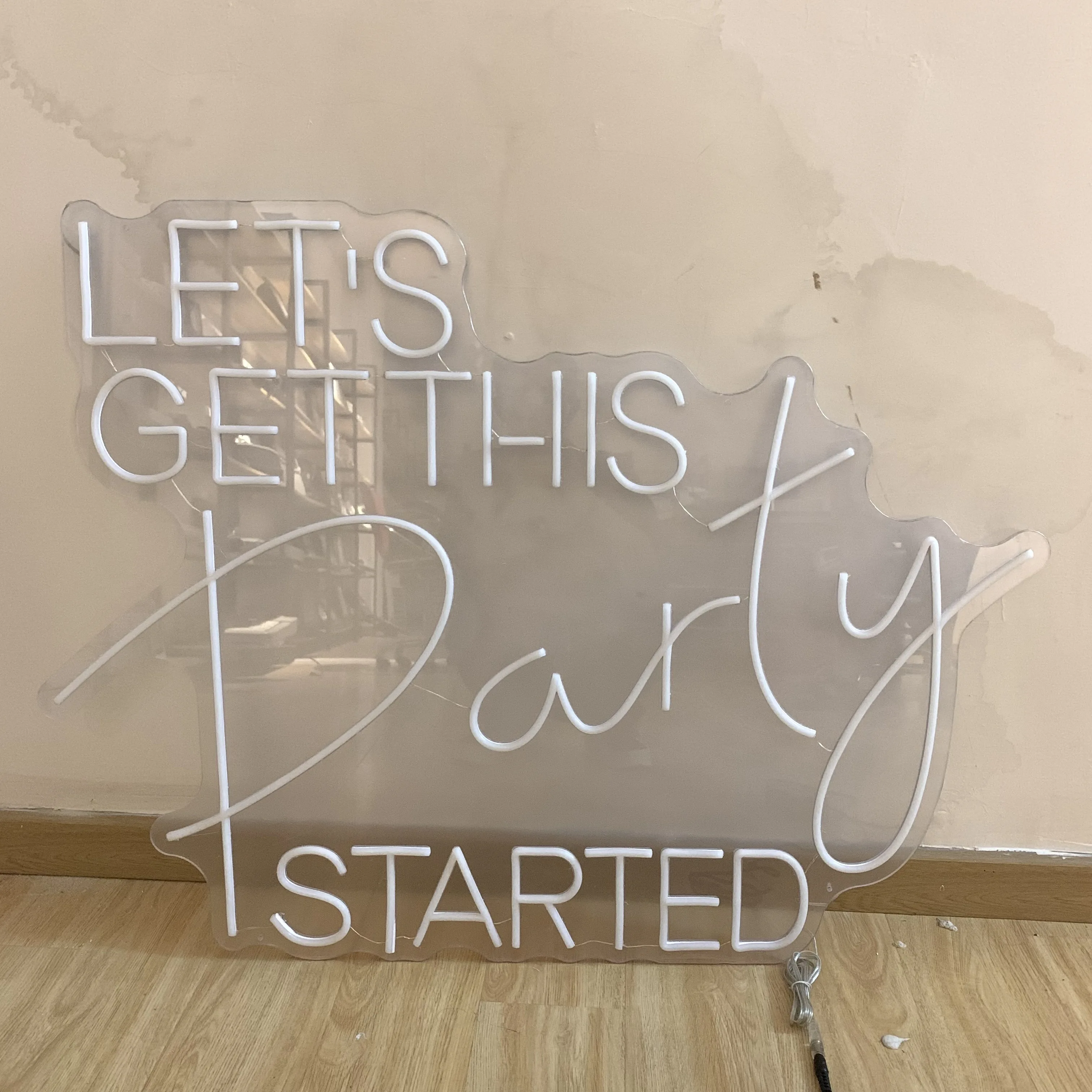 2d可定制发光户外可拆卸装饰品丙烯酸字母婚礼展示悬挂led霓虹灯标志