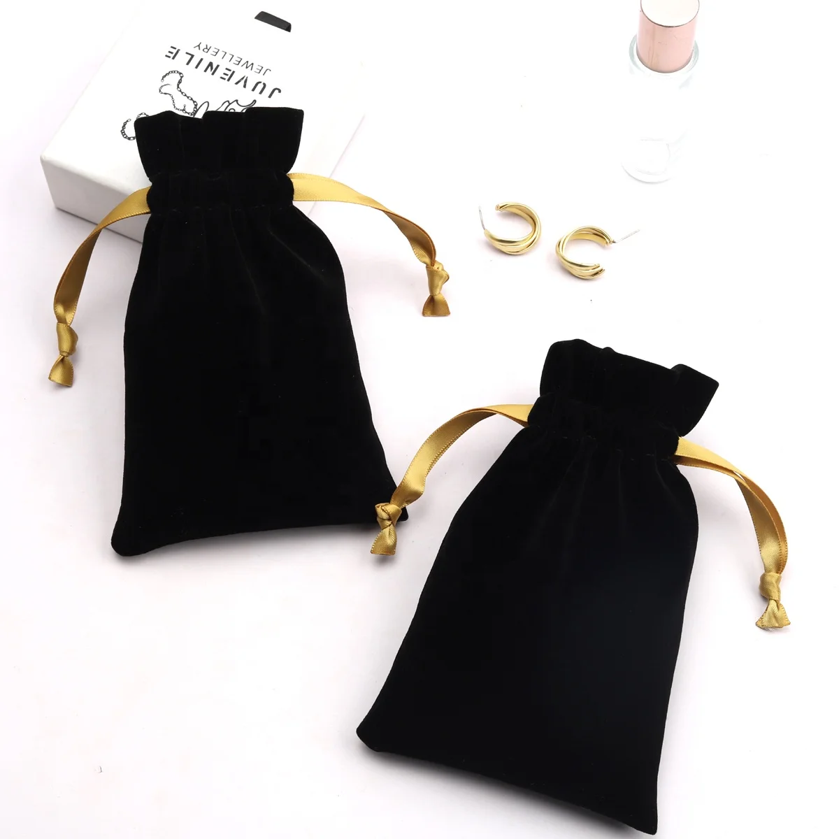 OEM Wholesale Velvet Pouch Black Customized Perfume Jewelry Gift Packing  Luxury Drawstring Velvet Bag