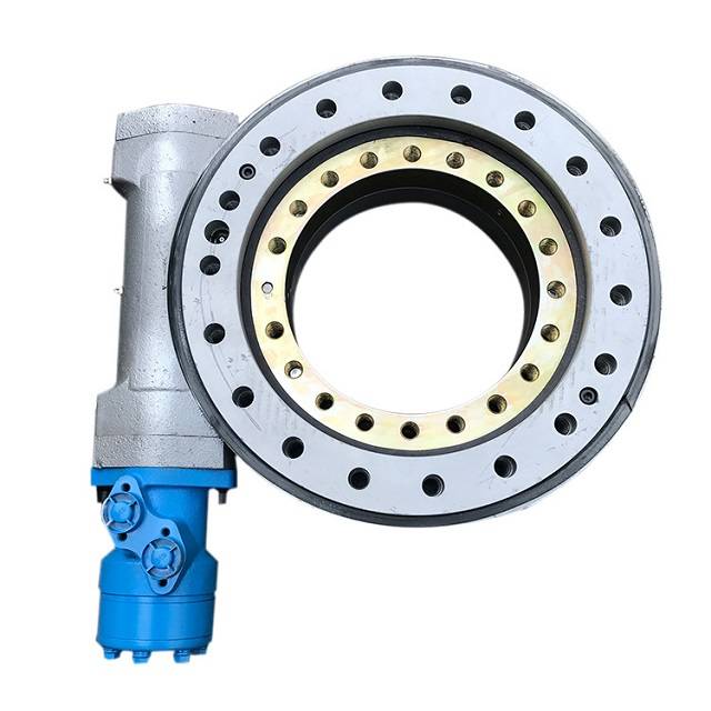 Новая дешевая система слежения на солнечной батарее с контроллером и батареей