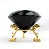 Soporte negro y dorado