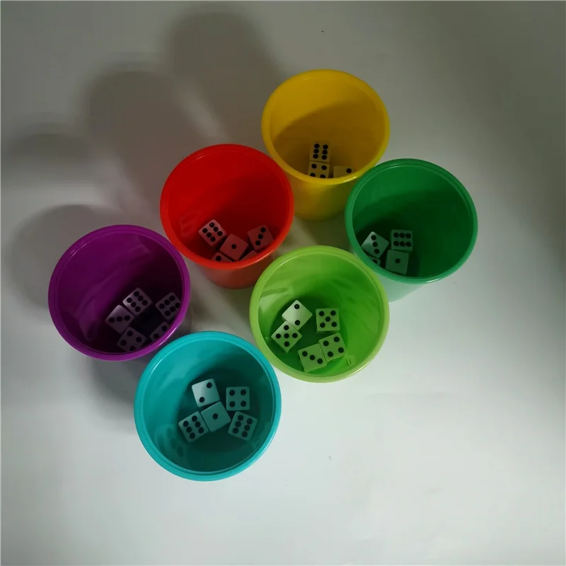 Factory Customized Logo Farkle Deluxe Classic Dice Game Set With 36 Dice,6 Colorful Rolling Cups