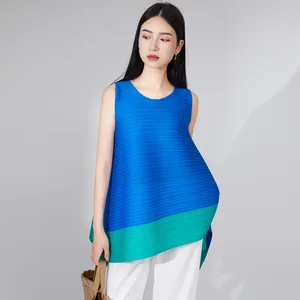 2025 Fashion Sleeveless T-Shirt for Women Unique Pleated Loose Fit Vest Top Stylish and Slimming