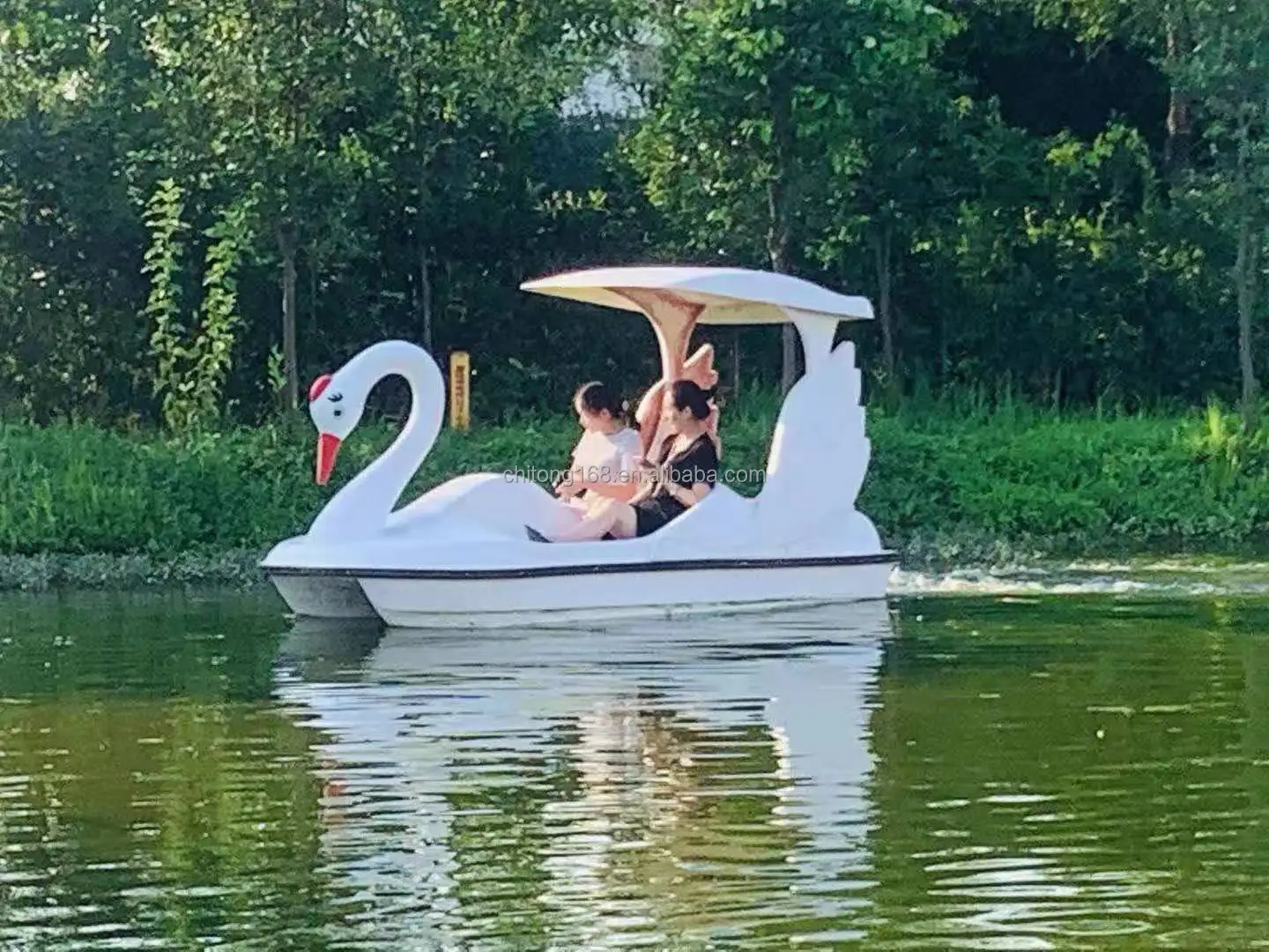 Paddle Boats Water Park Fiberglass Pedal Boat 2 Seater Boat For Sea