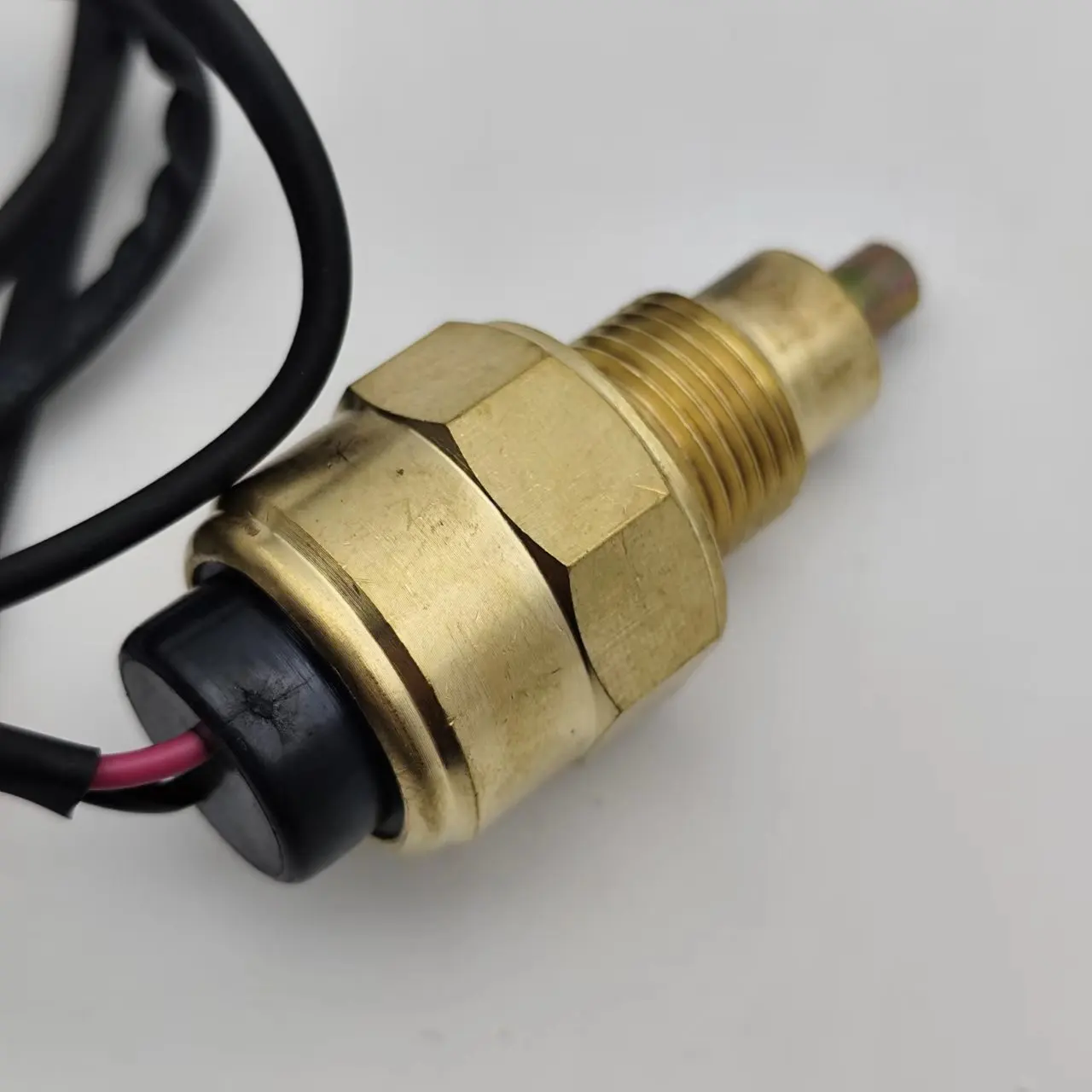 High Quality New Transmission Gear Switch Neutral and Reverse Switch for Engine Spare Parts