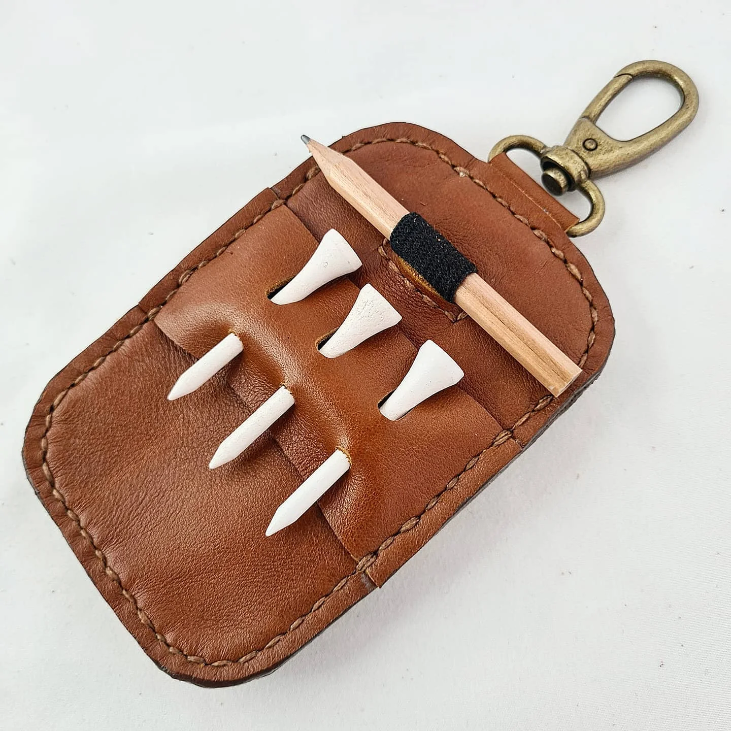 2022 New Arrival Rawhide Laserable Leatherette Blanks PU Leather Golf Bag Tag with 5 Wooden Tees