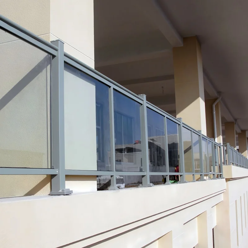 Aluminum Alloy, Glass  Balcony Railings Outdoor Folding Design with Privacy Screen for Villa Terrace Safety factory