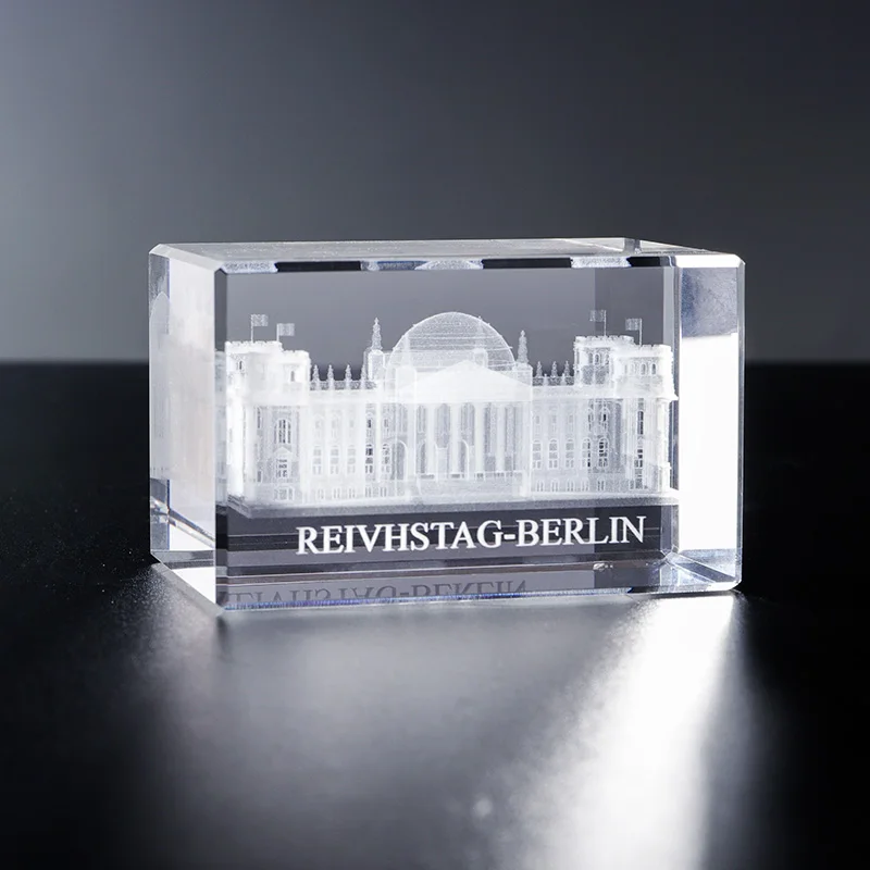 Cubo de cristal grabado con láser en 3D, modelo del edificio del parlamento alemán para pequeños recuerdos turísticos y regalos de cristal hechos a mano