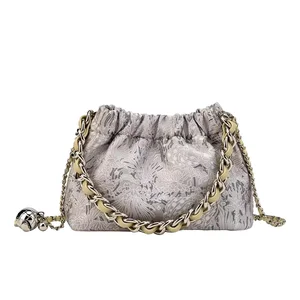 Fashionable Ladies' Silk-Textured Waterproof Eco-Friendly Messenger Bag Open Closure Chain Accessory Thread Pattern Girls' Bag