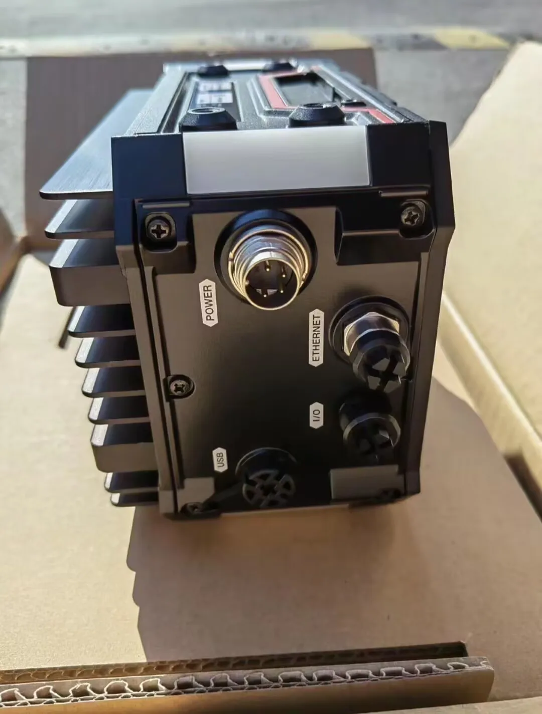 KEYENCE SR-5000W Industrial QR Code Reader for Warehousing