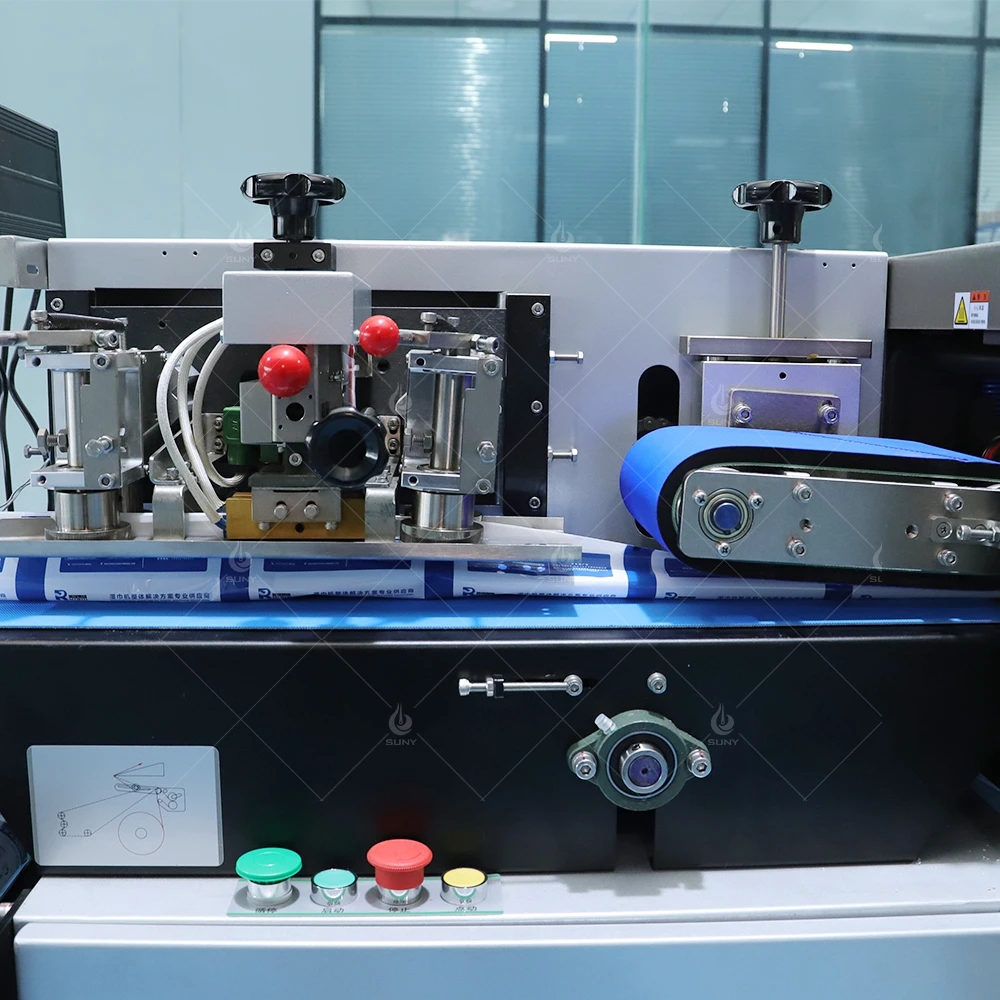 Factory Direct Sell Wet Tissue Paper Wet Napkin Making Fold Machine