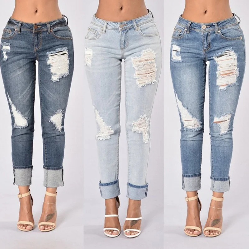 Широкие модные джинсы