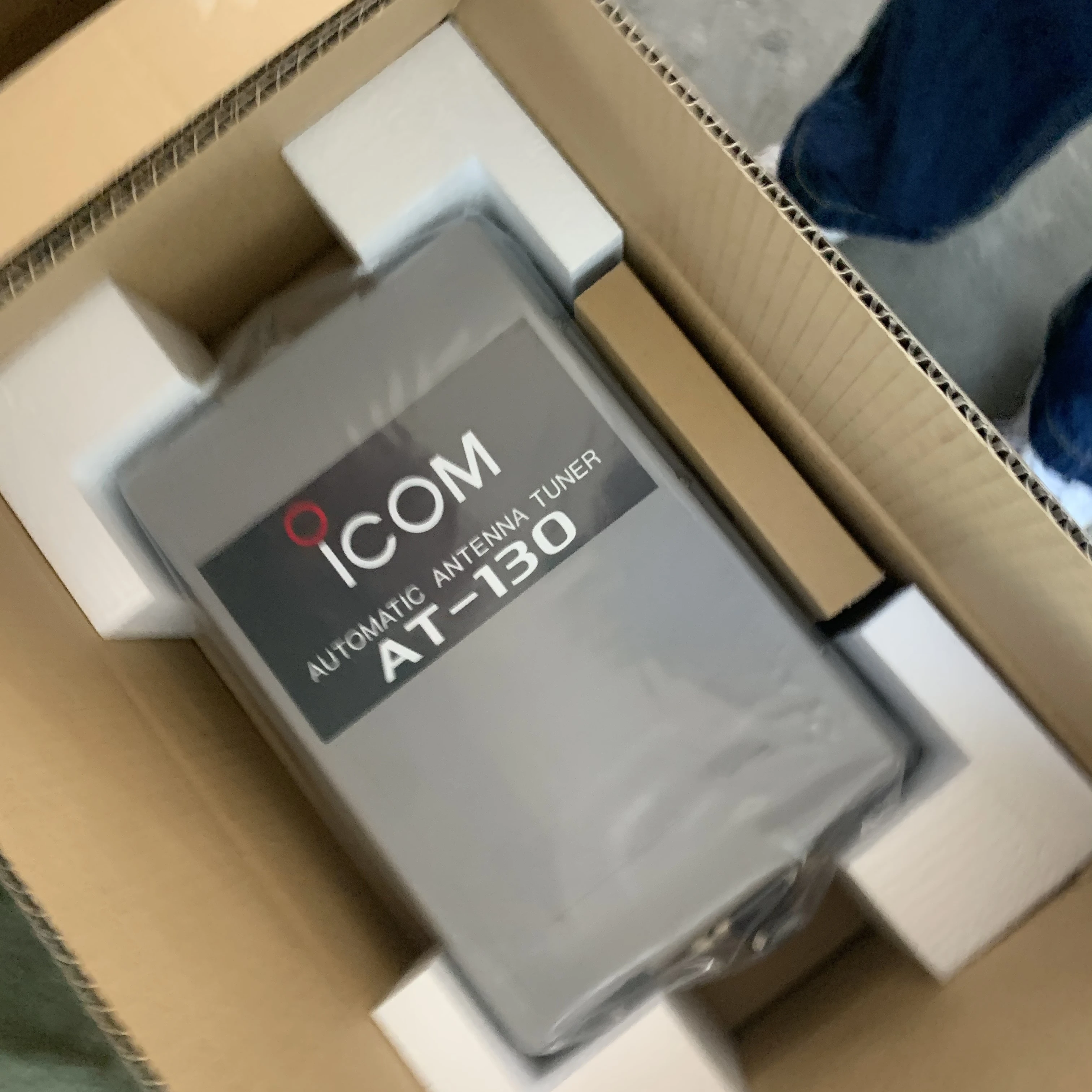 Alibaba.com: ICOM AT130 Antenna Tuner, Frequency Range 1.6~30 MHz