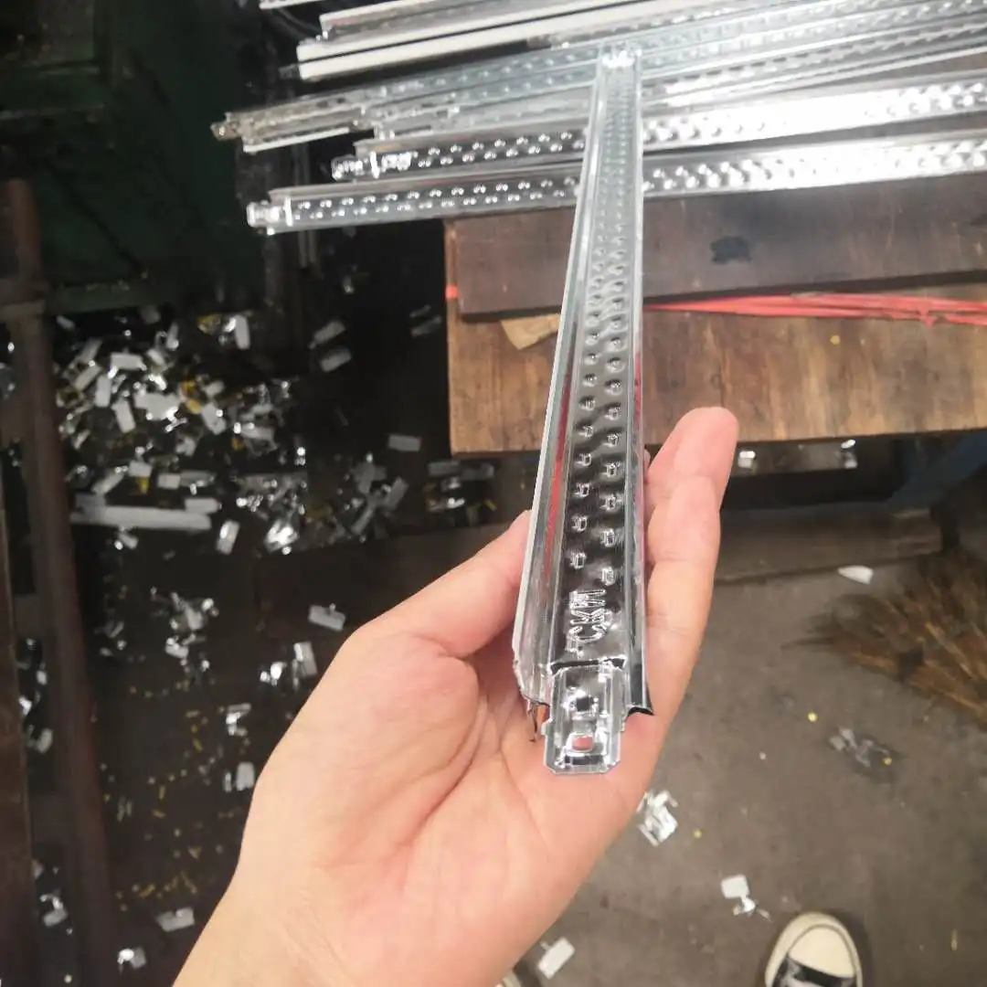 Main Tee Cross Tee and Wall Angle Ceiling t Grid Runner for Ceiling Tiles