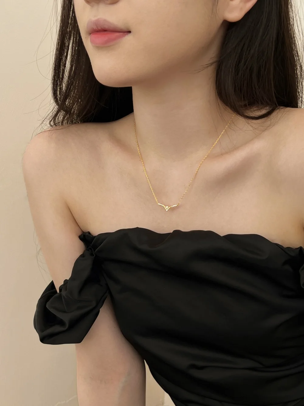 KAKODIY Geometric Customized 18K Gold Plated Necklace 925 Sterling Silver Jewelry V Shape Cubic Zirconia Heart Shape Necklace for Women detail 5