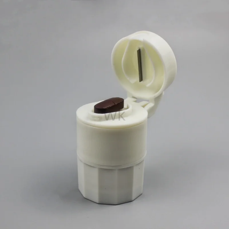 Portable Pill Packaging Multifunctional Plastic Pharmaceutical Tablet Medicine Bottle with Cuttable Screw Cap