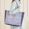 Azzurro con finiture blu navy