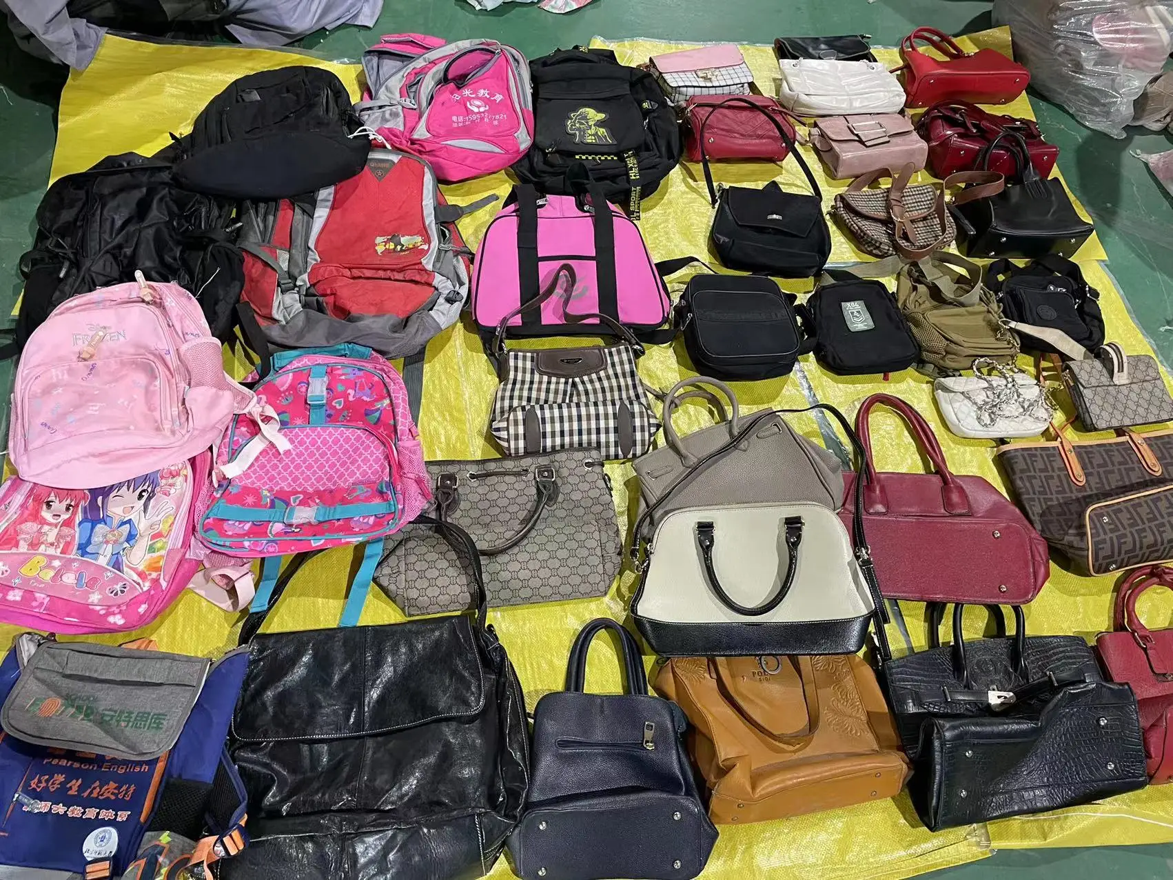 Philippines Ukay-ukay Bales Supplier Japan Used Clothes and Bag With Shoes  Stock