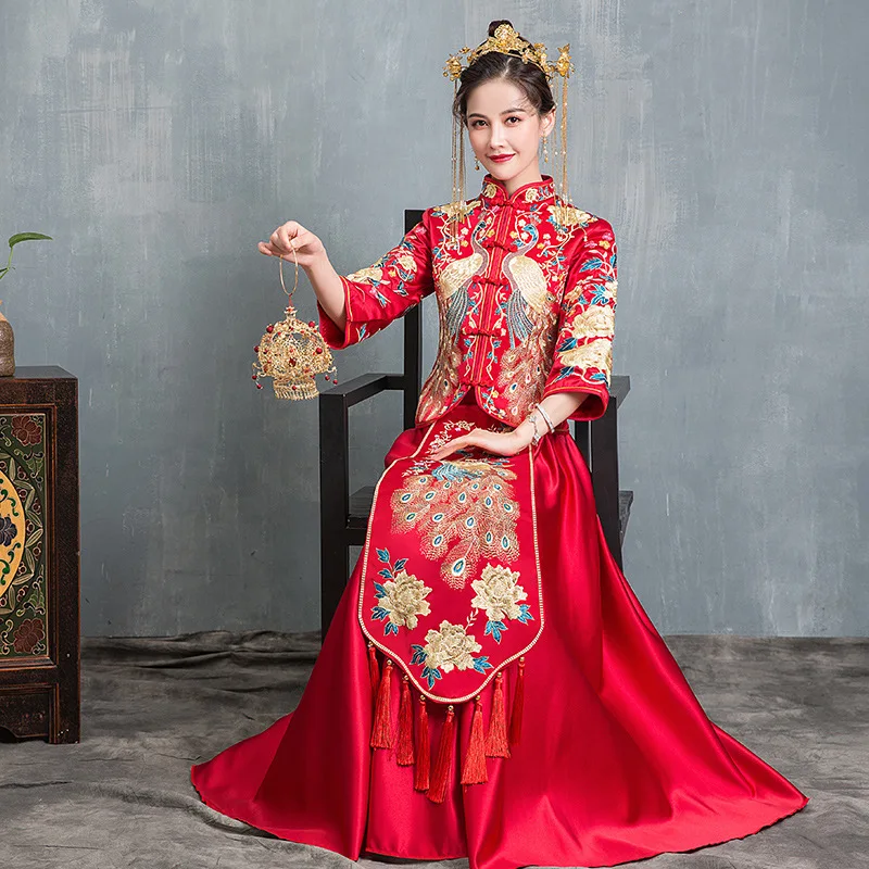 Traditional Bride Embroidery Cheongsam Phoenix Clothing Qipao Embroidery  Red Satin Tops for Woman Gold Brocade Gown
