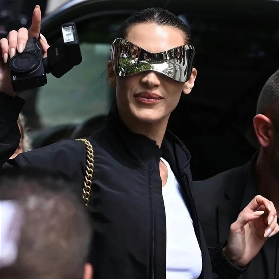 Y2k Futuristic Silver Mirror Sunglasses for Men & Women display picture 3