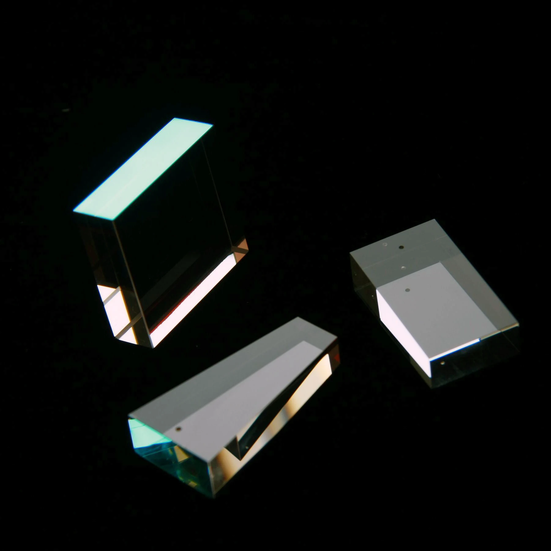 IPL SAPPHIRE CRYSTAL (1)