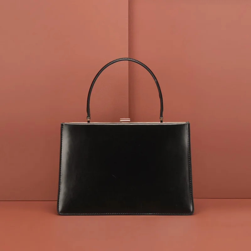celine clasp bolsa medium