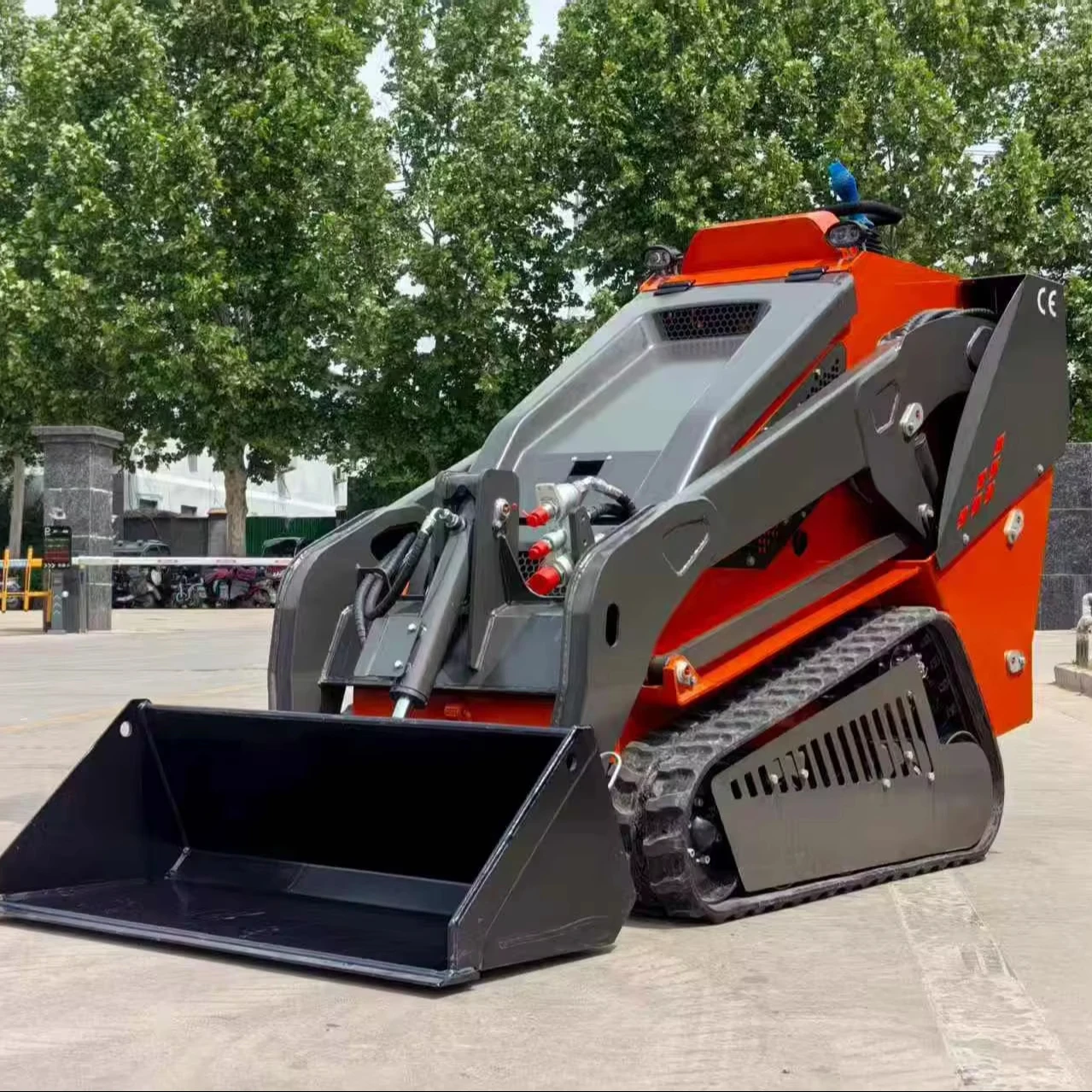 Vânzare directă de la fabrică încărcător cu șenile mini, încărcător HT1000, cu comandă la distanță, 25 CP, pe bază de motor diesel Hightop V1000