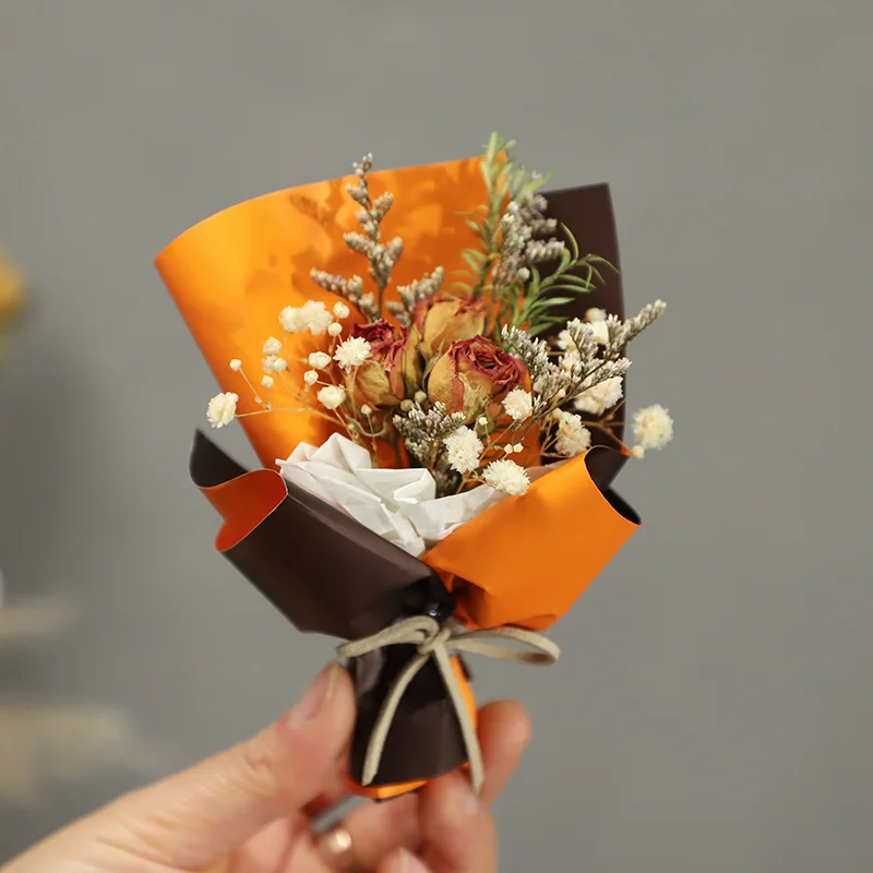 Wholesale Lovely Mini Flower Bouquet Variety Dried Flower Arrangement