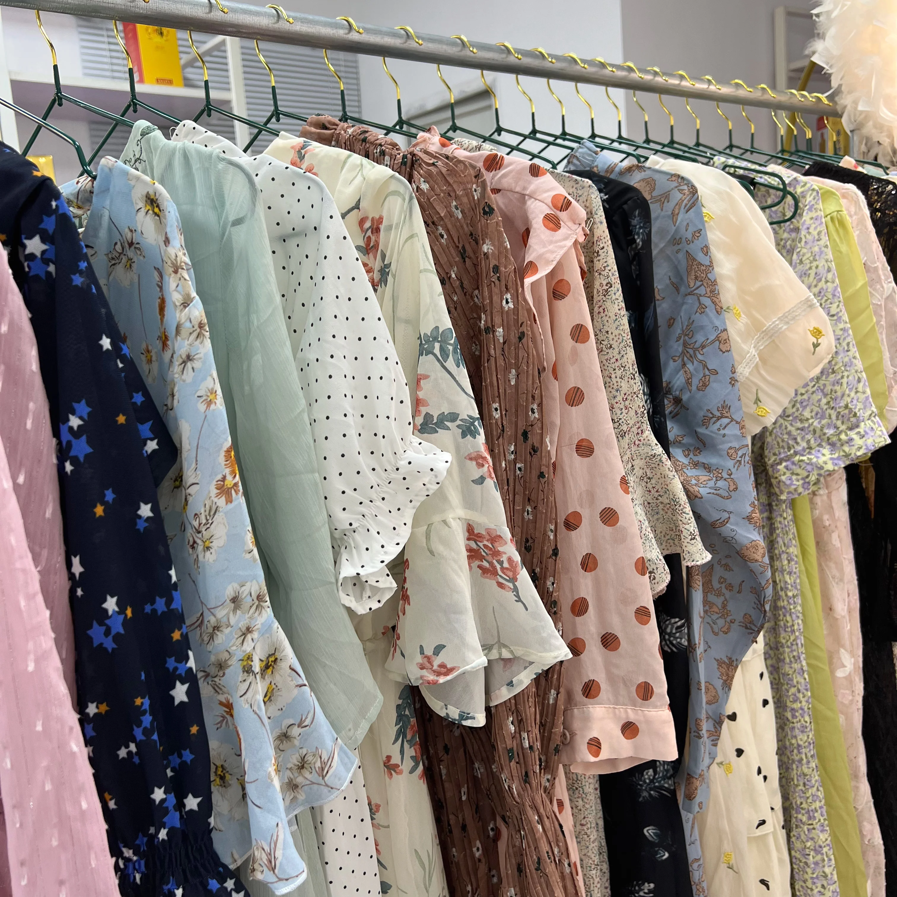 Vintage Clothing Suppliers Wholesale Clothing Bulk Affordable