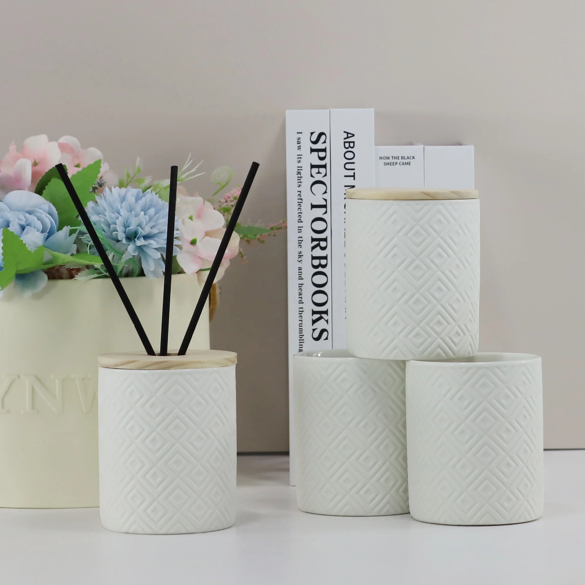 Synwish Custom Modern White Ceramic Matte Reed Diffuser Candle Jar with Wood Lid and Box Packaging