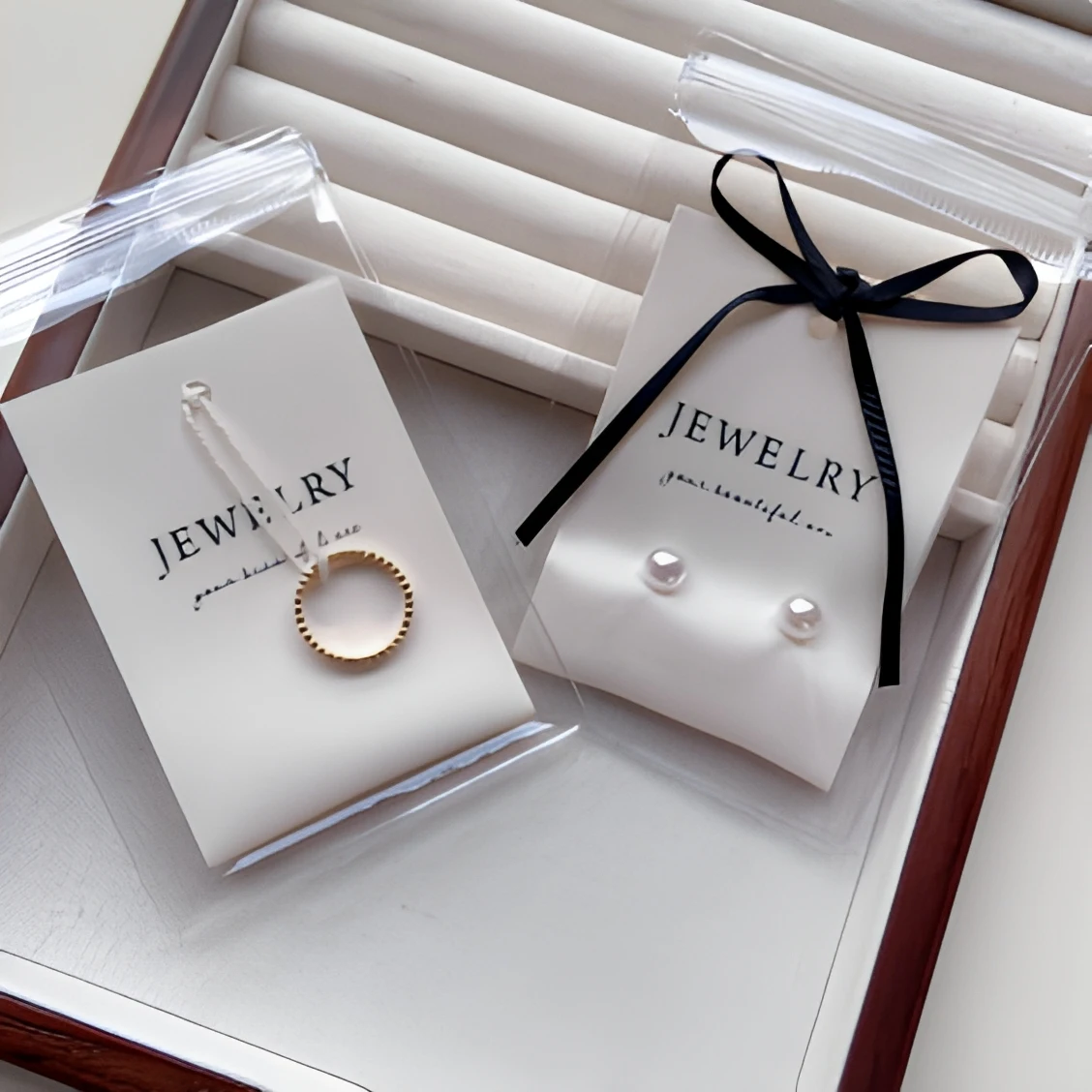 Premium specialty paper earring display cards Matte-finish custom logo jewelry display cards with sophisticated texture