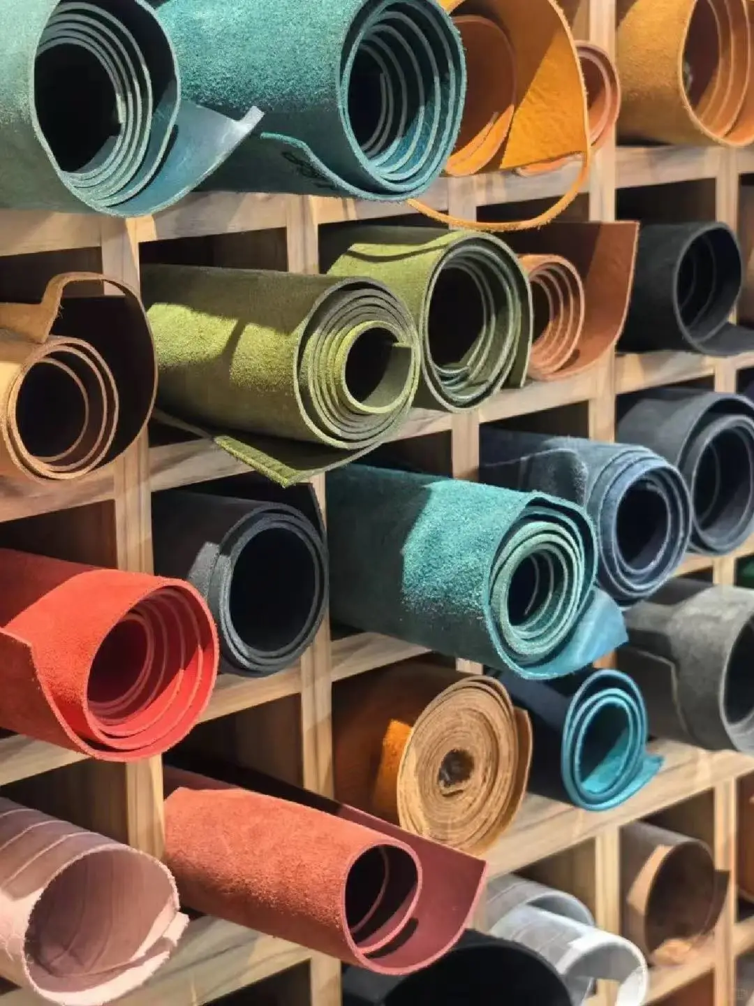 2025 New Factory Wholesale Retro Style Design Trendy Women