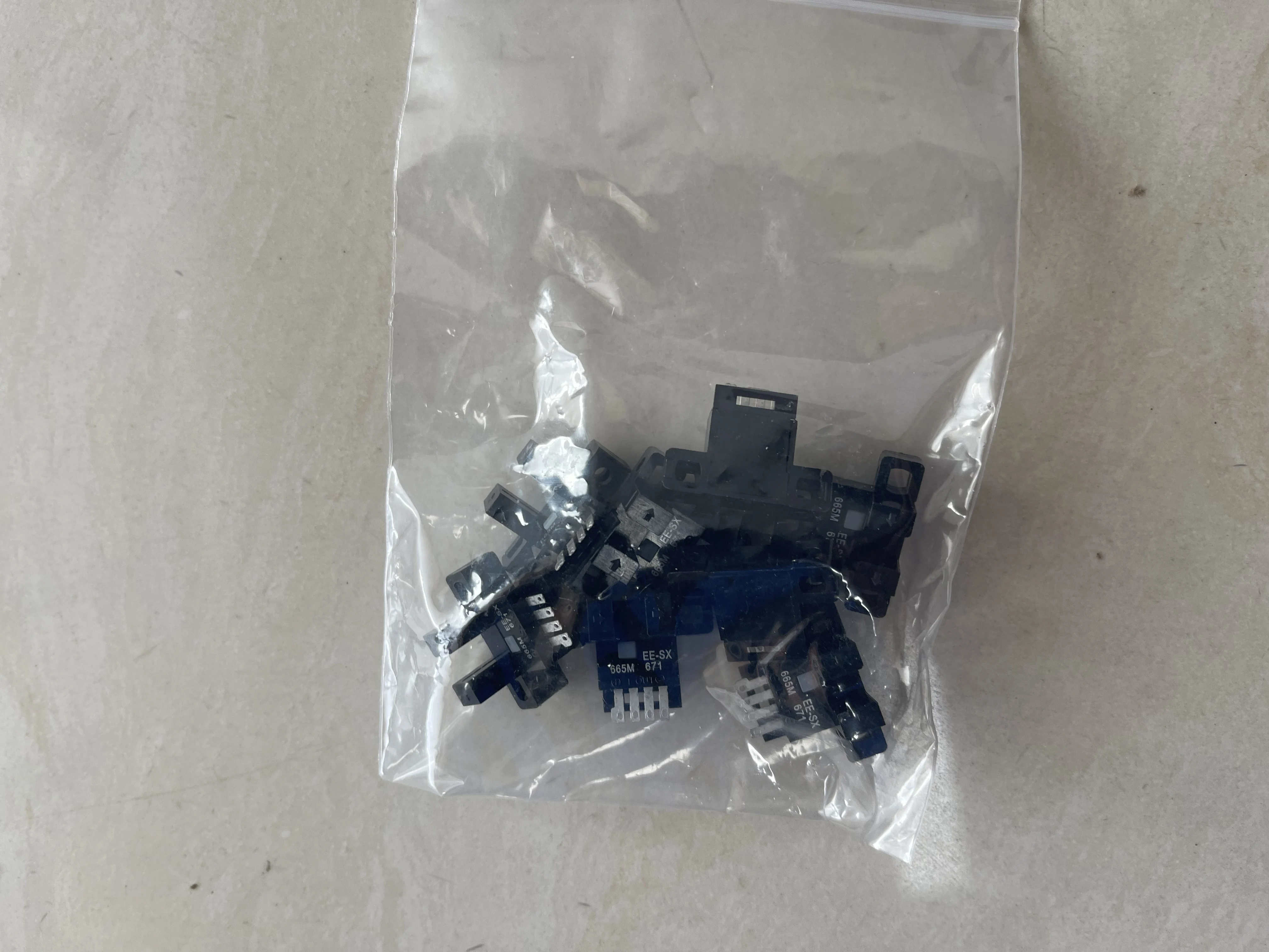 Omron Relay Socket EE-SX671 Omron Relay Socket EE-SX671