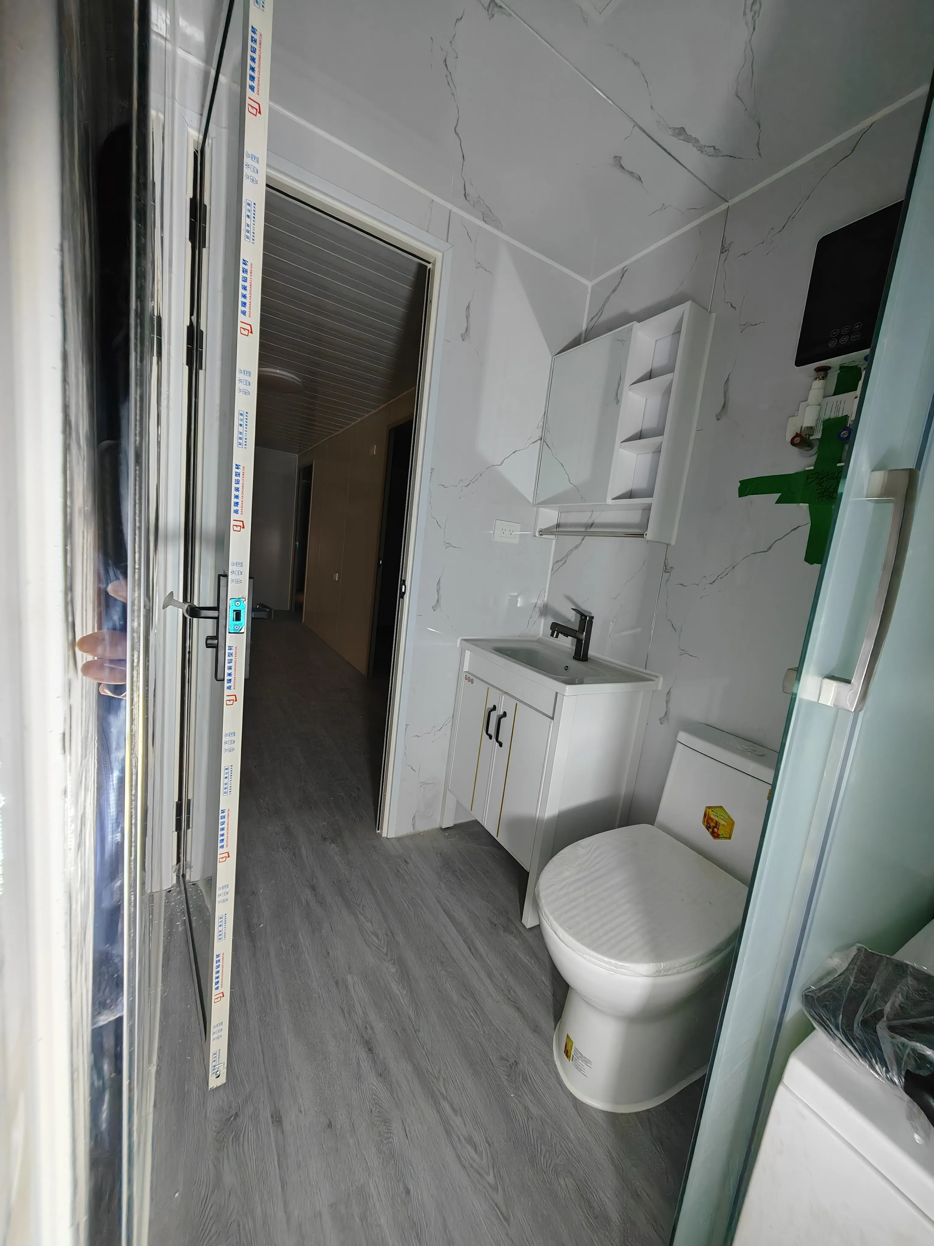 Ready to Ship 3 Bedroom 2-Story Expandable Prefabricated Container House Prefab Tiny Steel Villa for Home or Hotel Use