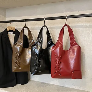 High-end  All-match Fashion Retro Large Capacity Bag Women's Shoulder Crossbody Bag Commuting Bucket Tote Bag