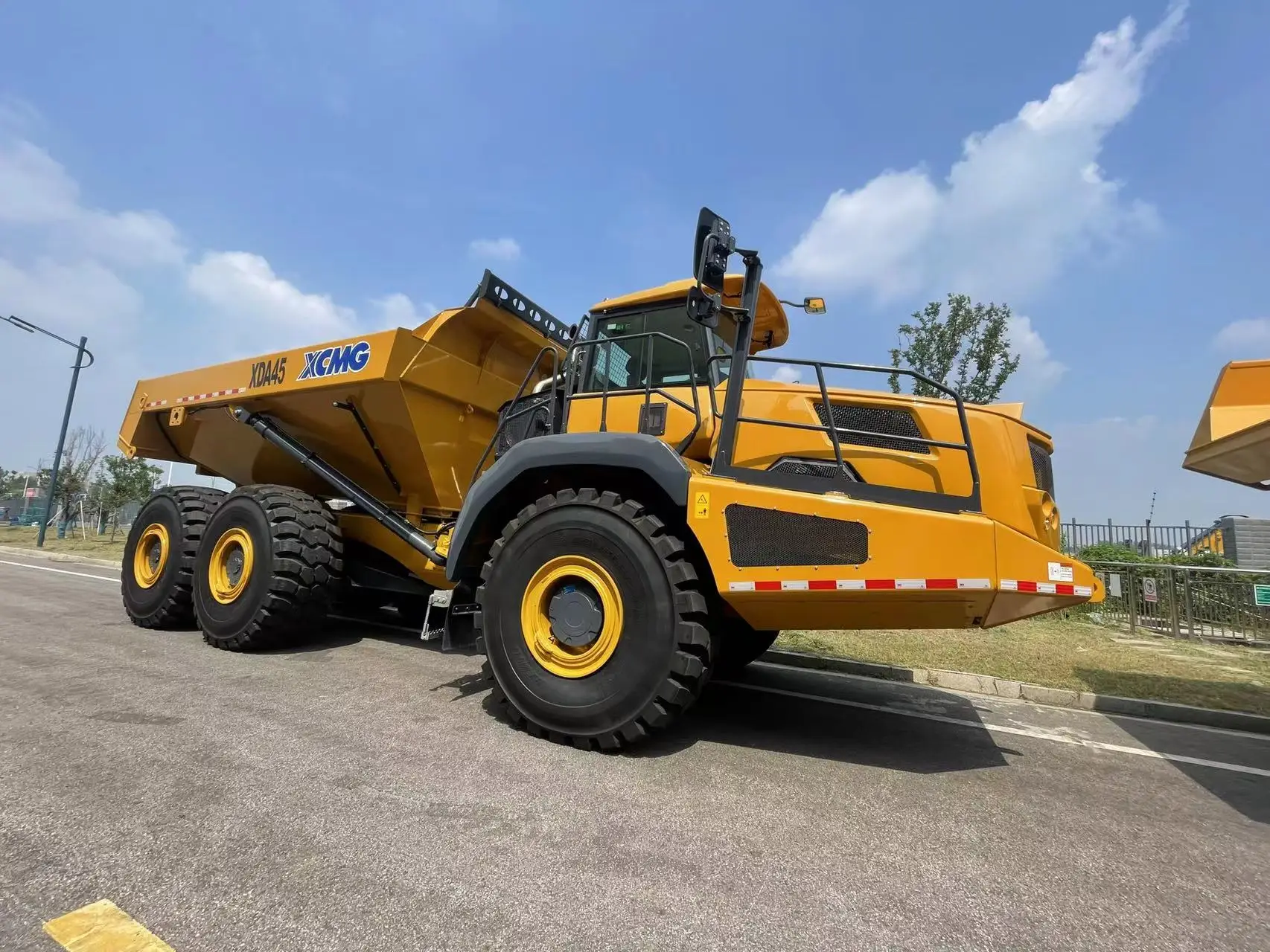 XDA45 45 Ton Articulated Dump Truck for Mining - OEM Available