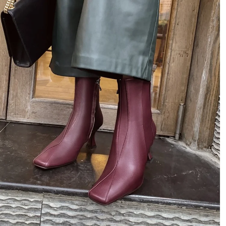 Amazon.com: Botas cortas de invierno para mujer, con punta puntiaguda,  elegantes, para boda, noche, a la moda, botines con cremallera en la parte  trasera : Ropa, Zapatos y Joyería
