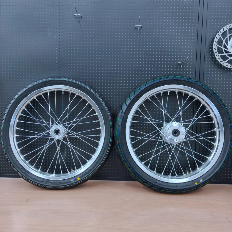 silver rim wheel 3.jpg