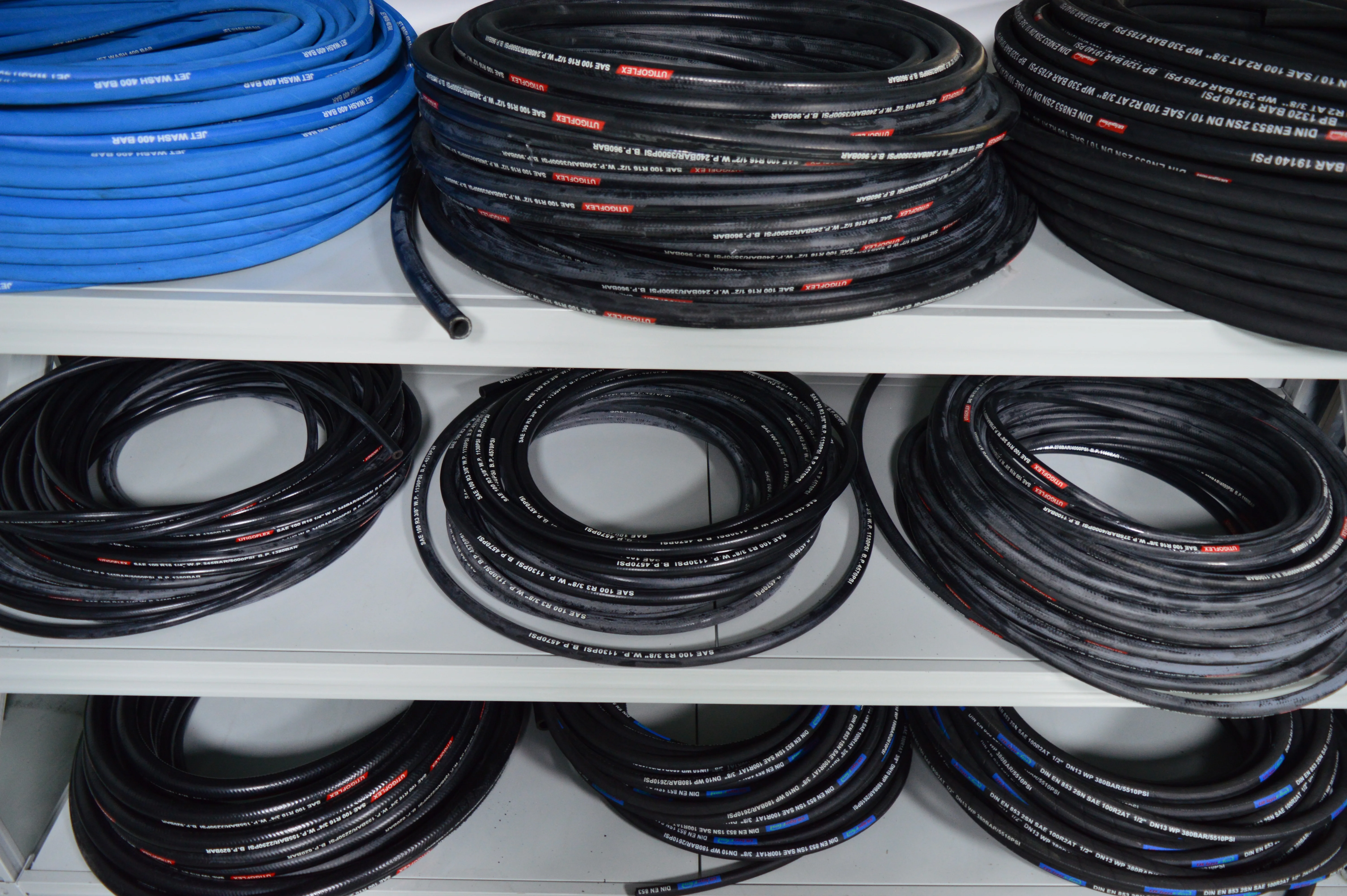 High Pressure Two Layers of Braided Steel Wire SAE 100 R2 Hydraulic Hose EN853 2SN Hydraulic Hose