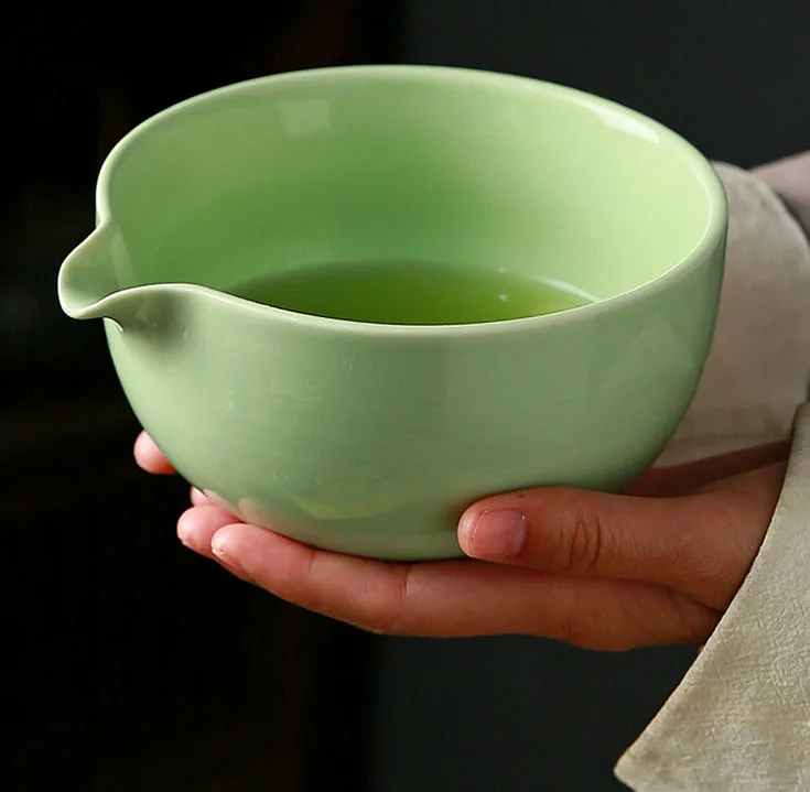 Bol à Matcha En Céramique Fait à La Main - Avec Bec Verseur - Design Aquarelle Japonaise - Coffret Cadeau - 500 Ml - Micro-ondes Et Lave-vaisselle Safe