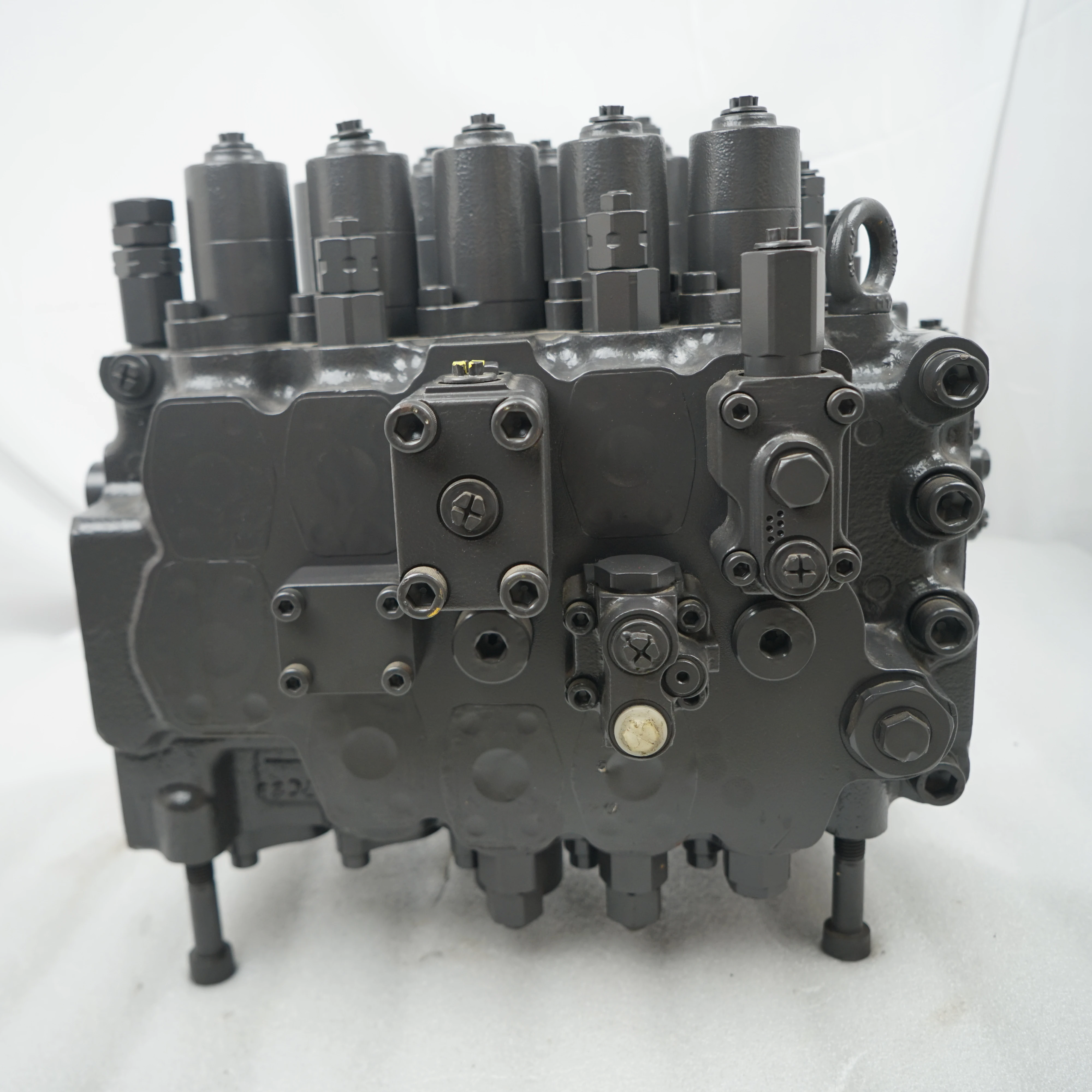 Machinery part original main control valve assembly 14720610 EC350D excavator hydraulic control valve assembly for Volvo