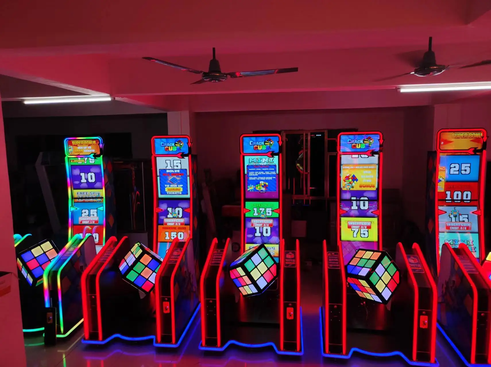 Hotsale Coin Operated Game - Crack the Cube Amusement Machine