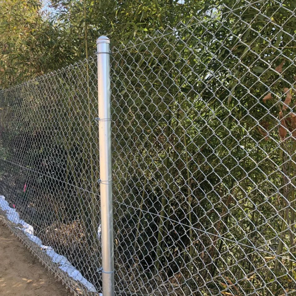 Wholesale 6 Foot High Quality Galvanized Chain Link Fence Mesh Safety  Fencing for Sports Playground Garden Diamond Wire Mesh