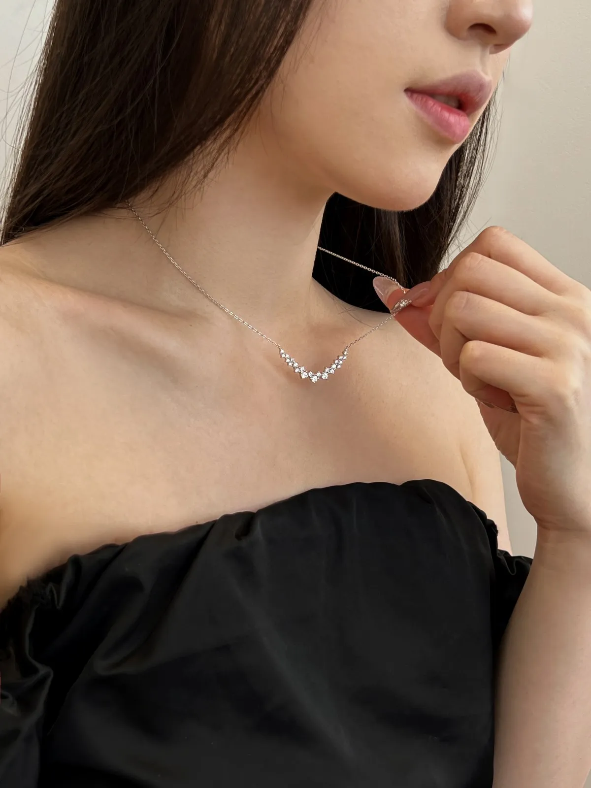 KAKODIY Simple Jewelry 925 Sterling Silver 18K Gold Necklace Curved Czircon Cluster Heart Shape Necklace for Girls detail 4
